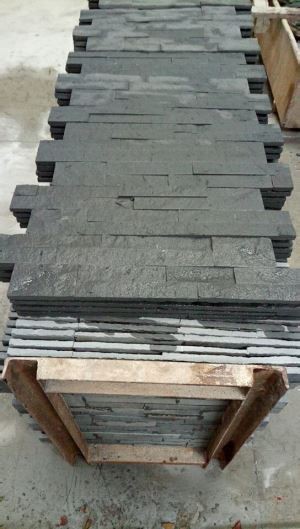 Black Sandstone Veneers